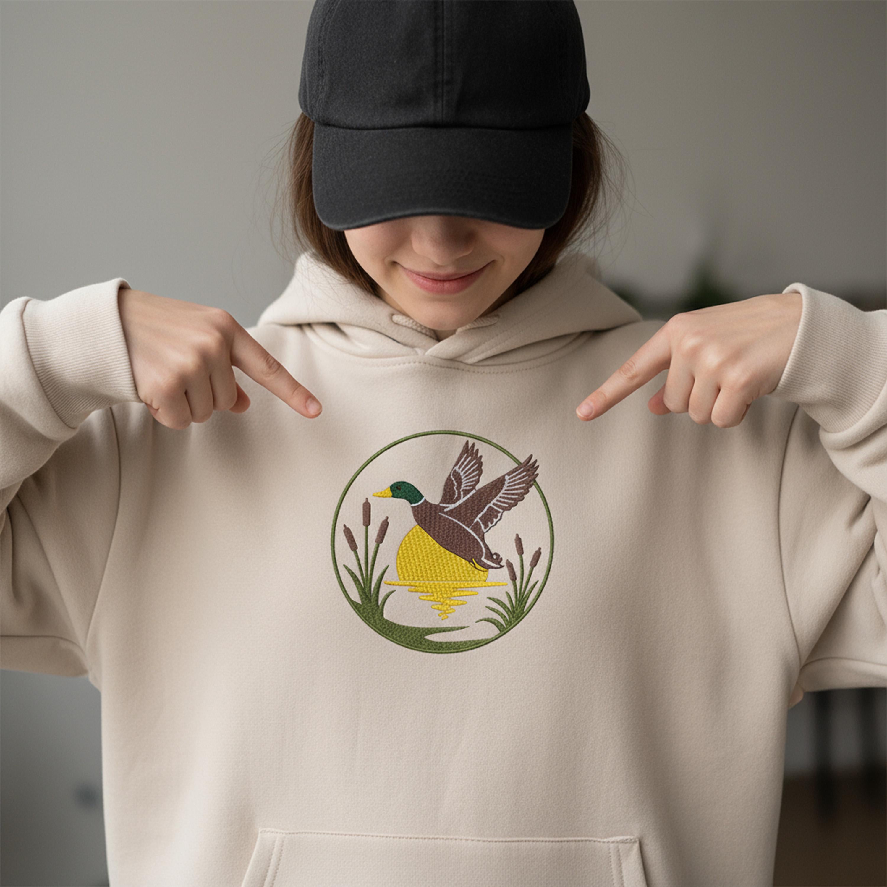 Mallard Duck Wildlife Machine Embroidery Design main preview