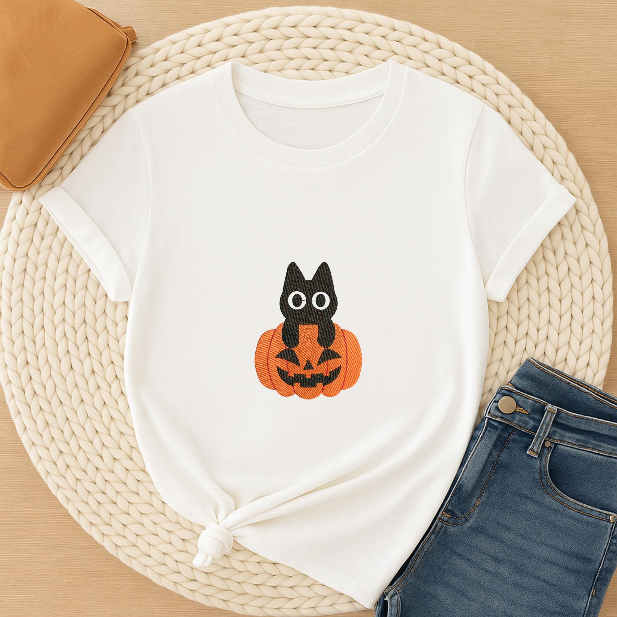 Black Cat on Pumkin Halloween Embroidery worksheet